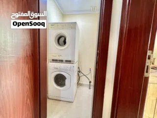  4 شقة مفروشة تتكون من غرفة نوم  واسعة ومشرقة متاحة الآن للبيع