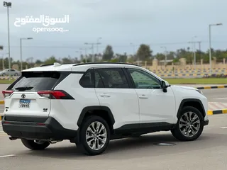  4 راف فور 2021 XLE مواصفات