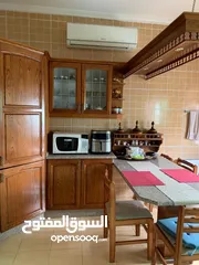  4 للبيع فيلا مستقلة في منطقة مرج الحمّام على مساحة  ارض908 م مع العفش