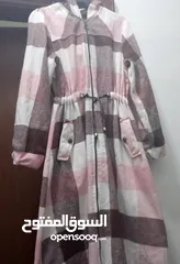  7 فساتين ستاتي بتلبس مقاس 38//40 سعر القطعه 4 دنانير وخصم على كل الكميه