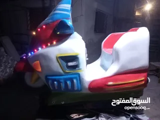  1 لعبه هزازة كهربائيه تعمل على العملة المعدنيه