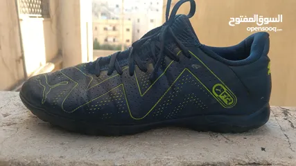  1 بوت بوما اندونيسي اصلي  بحالة جيدة مستعمل شهرين