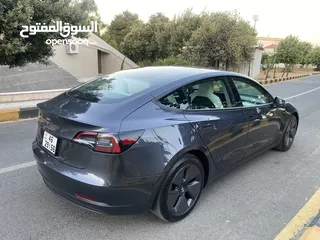  21 Tesla Model 3  موديل 2023 جمرك جديد  فحص أوتوسكور B+ بدفعة لا تقل عن 10 الاف دينار