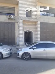  2 شقه للبيعاو البدل على بيت او ارض للبناء