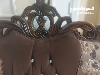  3 طقم كنب 9 مقاعد حفر زان شبه جديد للبيع