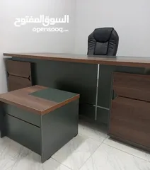  21 مكتب مدير قياس مترين مع جانبية وادراج وطاولة هديه مع كل مكتب توصيل مجاني لعمان