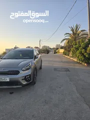  4 kia niro full .