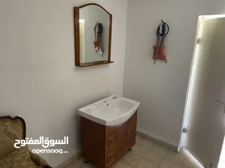  2 خزانة حمام مع مغسله ومراه (طقم جديد غير مستخدم) للبيع