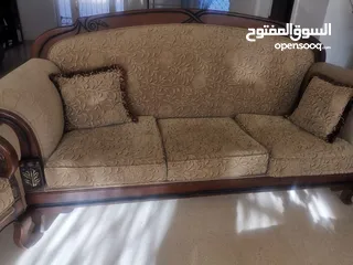  1 طقم كنب مع طاولة