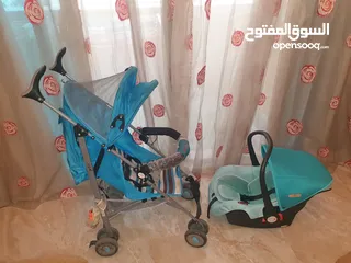  4 للبيع عربه خفيفه الوزن قابله للطي ماركه جونيور+كرسي طعام