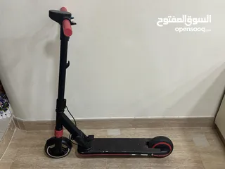  8 سكوتر كهربائي