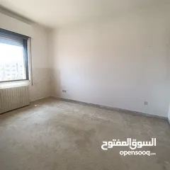  11 ضاحيه الرشيد- شقه فارغه بمساحه واسعه للايجار ـ 220 متر  ـ مكيفات ـ خزائن حائط