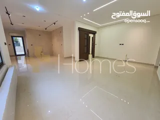  9 شقة ارضية مع ترس للبيع في حي الصحابة بمساحة بناء 237م