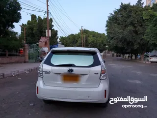  7 بريوس في  2012 Prius V هايبرد