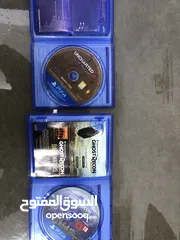  6 بلايستيشن 4 مع يدتين تحكم و شريطين العاب  و سماعه جوده جيده و اسلاك الكهرباء و HDMI