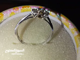  6 خاتم ذهب ابيض 3 فصوص ألماس من دماس - one 18k White and pink gold ring Three Natural Diamonds