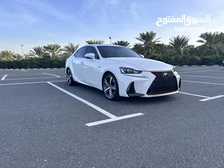  3 LEXUS IS300 - 2017- very clean car