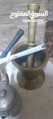  2 نحاسيات جميله الهاون وزنو 4كيلو و السعر نهائي