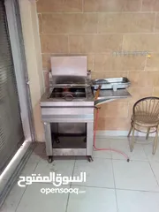  26 عده مطعم حمص وفلافل للبيع بسعر مغري
