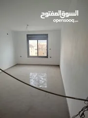  2 شقة في الماصيون طابق اول في منطقة حيوية بجانب الشارع