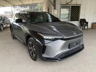  26 تويوتا bz4x 2022 برو فل الفل عداد 14 الف كيلو السياره بحاله الوكاله