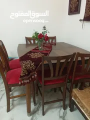  1 طاولة مع 6 كراسي وارد السفارة البريطانيه
