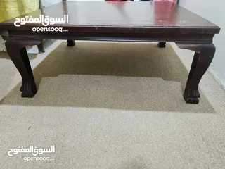  12 طاولة لون ابيض نخب ولا شخط  شبه وكاله+ طاولة بني خشب سويد يا بلاش