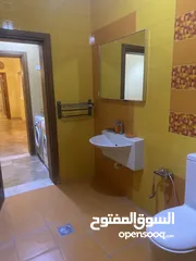  3 شقة للإيجار في حي دمشق بالقرب من قصور الضيافة