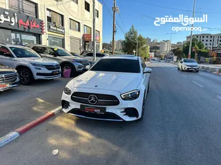  2 Mercedes-Benz E220