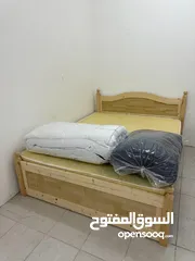  2 سرير بحاله جديده وتلفزيون