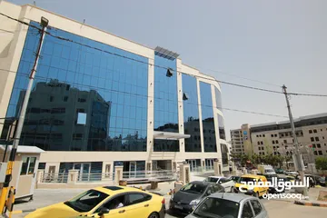  13 عيادة للإيجار من المالك جانب المستشفى التخصصي مساحة 58م (مجمع الحسيني الطبي)