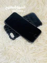  5 iPhone 8 64GB / معاه كامل اغراضه