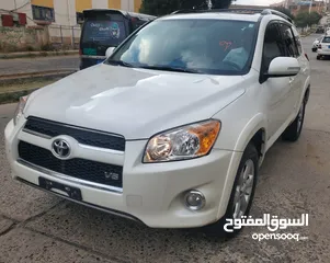  3 TOYOTA RAV4 2012