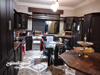  19 بيت مميز للبيع