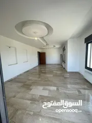  7 شقة طابقية في أجمل مناطق وادي الكبرا بالقرب من محطة السلام