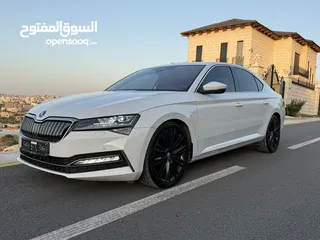  7 سكودا سوبير ب بلج ان هايبرد