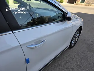  22 هونداي ايونك 2018 فل كامل فحص كامل عداد 130Km مالك 1 فقط