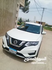  2 Nissan rogue sv 2018