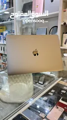  1 MacBook Pro 2020