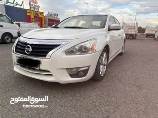  13 Nissan Altima 2013 four cylinder 2.5 SV (Please message whatsapp to negotiate)