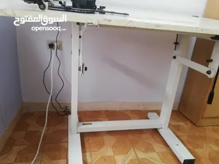  4 طاولة رسم هندسية مع جهاز رسم و وحدة انارة قابلة للطي نوع tecnostyl