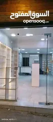  3 ديكور محل اكسسوارات خشب  يصلح لعدة مصالح مع ستاندات حديد وخشب وهوكات بحالة الجديد