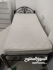  1 سرير بمرتبة  ممتاز زيرو  كل واحد لي حالو عادي