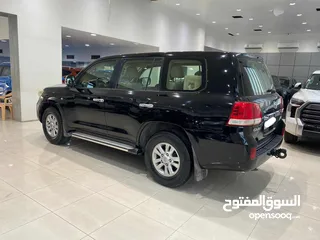  6 Toyota Land Cruiser GX-R 2010 (Black)