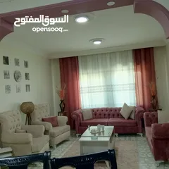 1 طقمين كنب مع 3قطع برادي و3قطع سجاد تركي