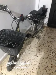  1 دراجة كهربائية و بسكليت كهربائي  بحالة ممتازة لا، ينقصهم شيئ
