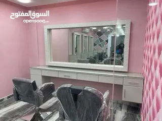  11 اغراض صالون نسائي للبيع في الزرقاء الحالة شبه جديد