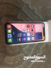  1 للبيع بسعر 750 ينباع ف المحلات 850 درهم جهاز ايفون xs ف قمه النظافه مساحه 256 مو مبدل فيه ولا قطعه