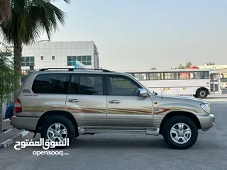  7 تويوتا لاندكروزر GXR V6 خليجي 2004