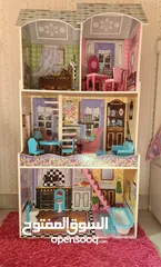  2 بيت عروسة بحالة ممتازة-Doll house excellent condition